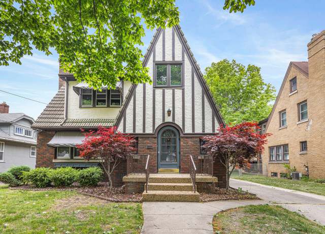 Property at 404 Robert Ave, Rockford, IL 61107, 3 beds, 2 baths