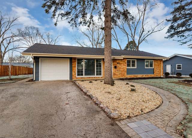 Property at 560 Morton St, Hoffman Estates, IL 60169, 3 beds, 1.5 baths