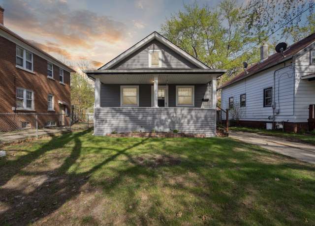 Property at 2228 8th St, Rockford, IL 61104, 2 beds, 1 bath