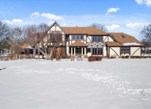 Property at 11 Fernilee Ct, Sugar Grove, IL 60554, 5 beds, 4 baths