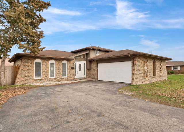 Property at 710 E 194th St, Glenwood, IL 60425, 3 beds, 2 baths