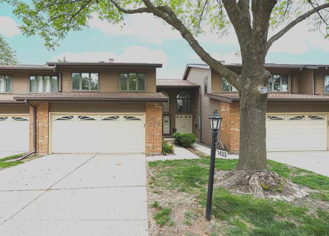 Property at 1433 Picadilly Ct, Mount Prospect, IL 60056, 3 beds, 2.5 baths
