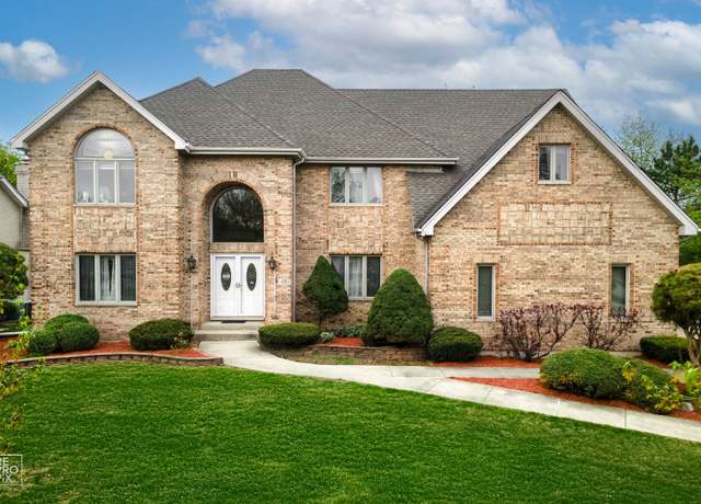 Property at 401 Jason Ln, Schaumburg, IL 60173, 6 beds, 5 baths
