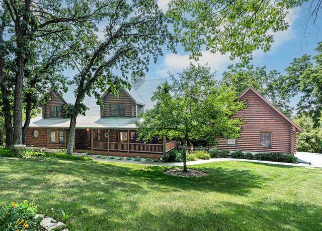 Property at 3903 Niblick Ct, Crystal Lake, IL 60012, 5 beds, 3.5 baths