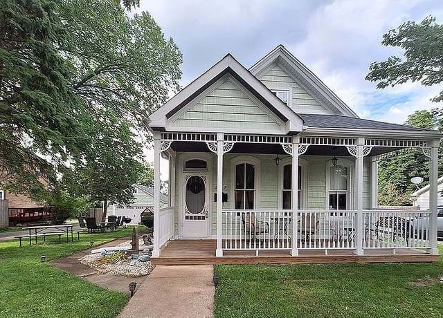 Property at 207 E Custer St, Lemont, IL 60439, 4 beds, 3 baths