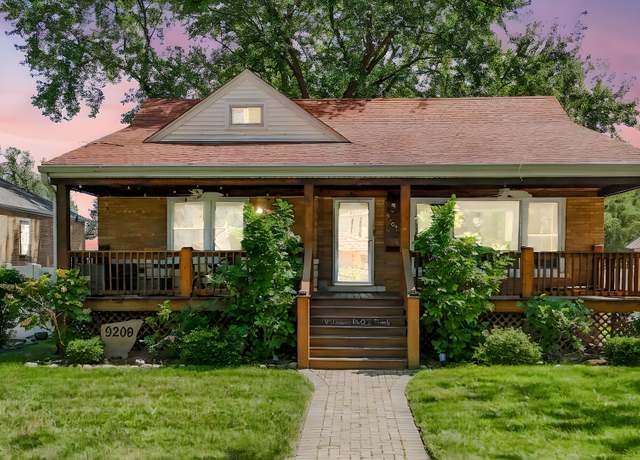 Property at 9209 S 53rd Ct, Oak Lawn, IL 60453, 4 beds, 3 baths