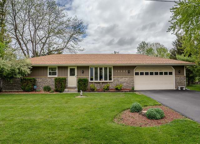 Property at 38689 N Boulevard View Ave, Wadsworth, IL 60083, 3 beds, 2.5 baths
