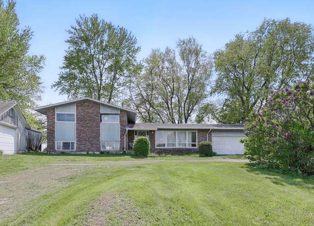 Property at 10480 Legion Rd, Yorkville, IL 60560, 4 beds, 1.5 baths