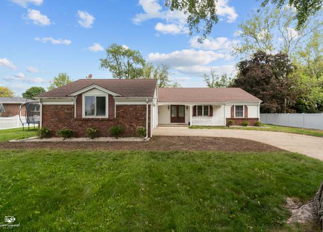 Property at 1245 W Lotus Ln, Kankakee, IL 60901, 4 beds, 2.5 baths