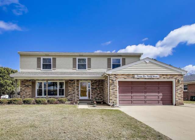 Property at 2527 N Brighton Pl, Arlington Heights, IL 60004, 4 beds, 2.5 baths
