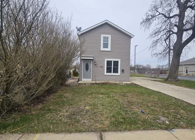 Property at 442 Hickory Pl, Elgin, IL 60120, 2 beds, 2 baths