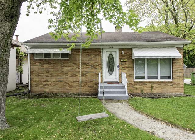 Property at 1101 Pine St, Waukegan, IL 60085, 2 beds, 2 baths