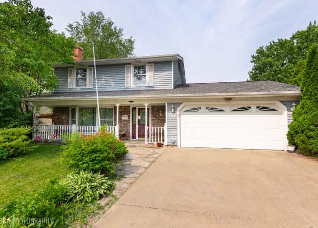 Property at 114 Jill Ln, Streamwood, IL 60107, 3 beds, 3 baths