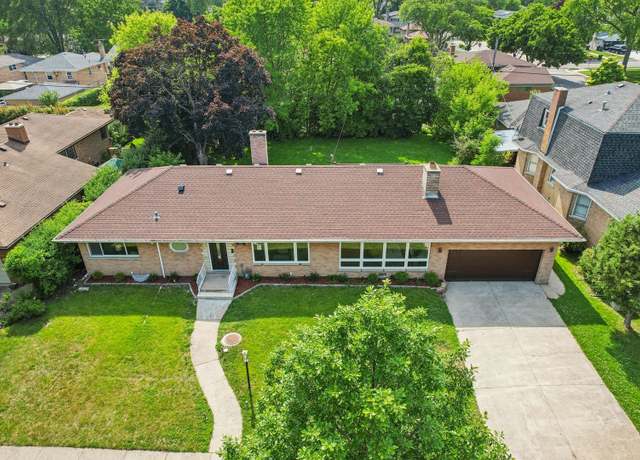 Property at 7248 N Kildare Ave, Lincolnwood, IL 60712, 5 beds, 2.5 baths