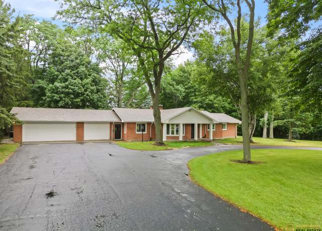 Property at 8019 S Malta Rd, Dekalb, IL 60115, 3 beds, 3.5 baths