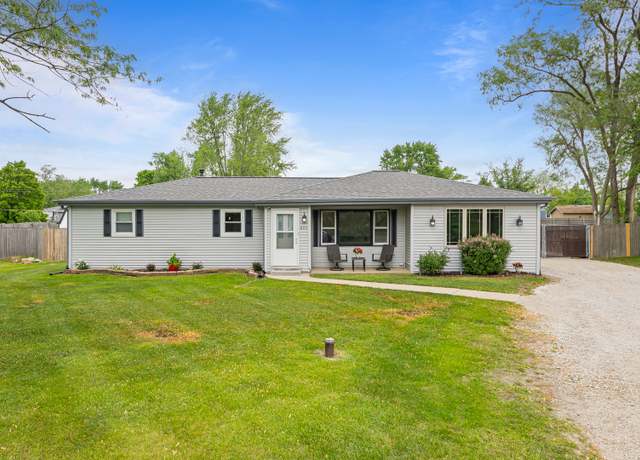 Property at 825 E Joliet Hwy, New Lenox, IL 60451, 4 beds, 2.5 baths