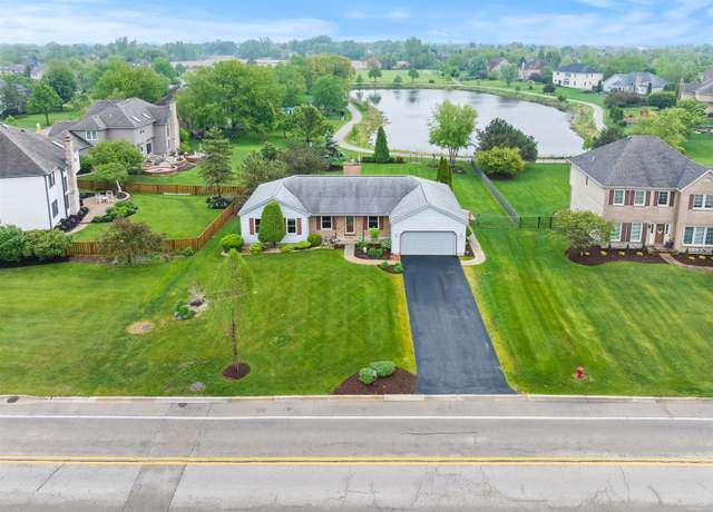 Property at 3721 Bunker Hill Dr, Algonquin, IL 60102, 3 beds, 2.5 baths