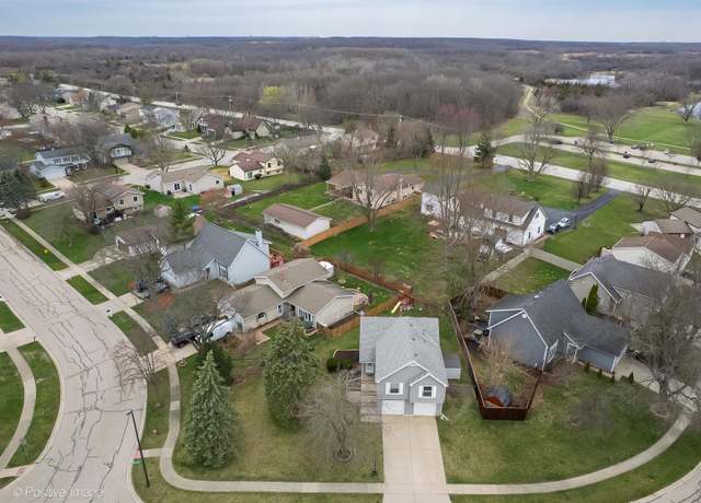 Property at 133 Abbeywood Cir, Streamwood, IL 60107, 3 beds, 2 baths