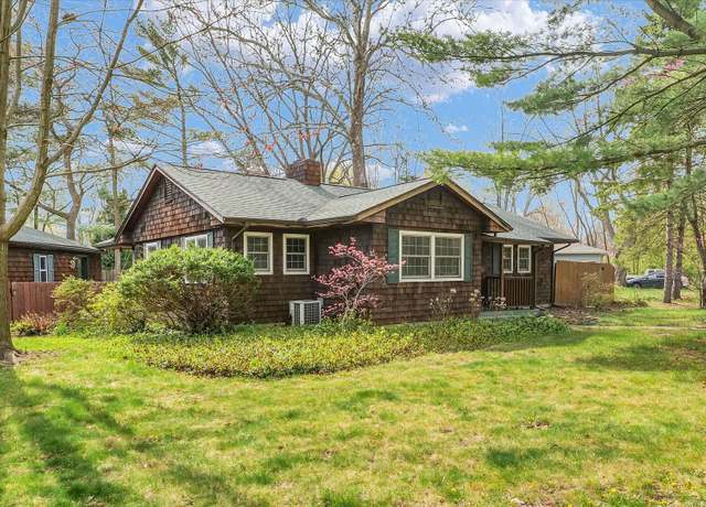 Property at 2001 S Vine St, Urbana, IL 61801, 3 beds, 1.5 baths