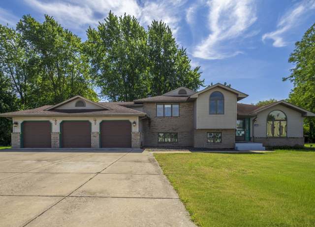 Property at 10046 Polk Ct, Crown Point, IN 46307, 4 beds, 3 baths