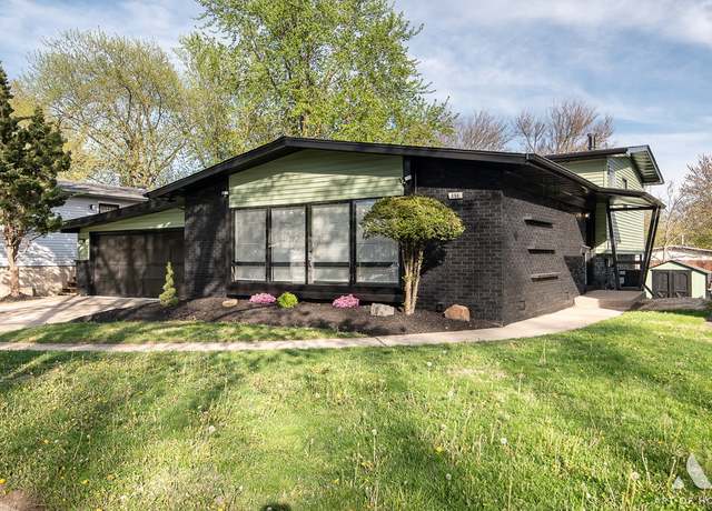 Property at 251 N Pleasant Dr, Glenwood, IL 60425, 3 beds, 2 baths