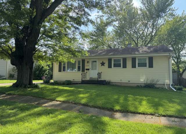 Property at 1719 Maple Ave, Belvidere, IL 61008, 3 beds, 1 bath