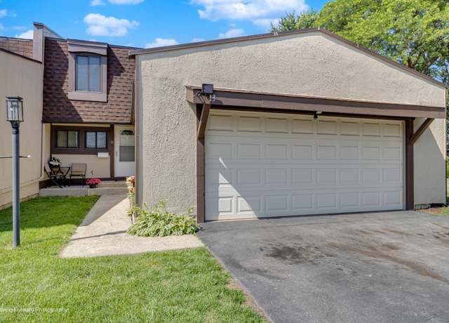 Property at 13 Sweetwood Ct, Indian Head Park, IL 60525, 4 beds, 3.5 baths