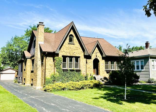 Property at 314 N Maple St, Itasca, IL 60143, 3 beds, 2.5 baths