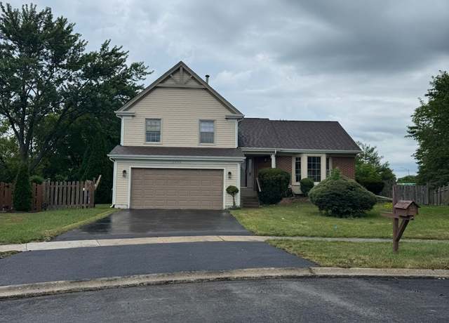 Property at 2404 Kenmore Ct, Schaumburg, IL 60193, 3 beds, 2.5 baths