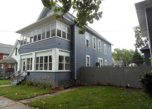 Property at 628 Concord St, Aurora, IL 60505, 5 beds, 2 baths