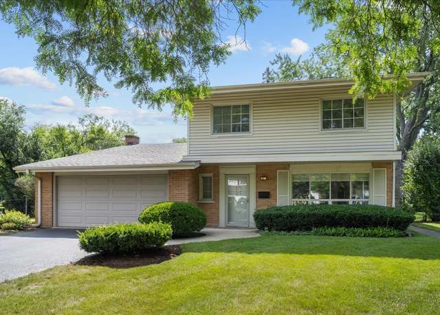 Property at 49 Larkdale East Rd, Deerfield, IL 60015, 4 beds, 2.5 baths
