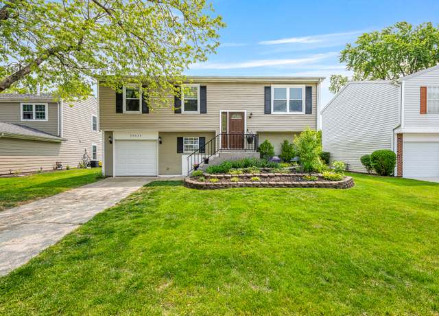 Property at 20625 S Acorn Ridge Dr, Frankfort, IL 60423, 3 beds, 1.5 baths