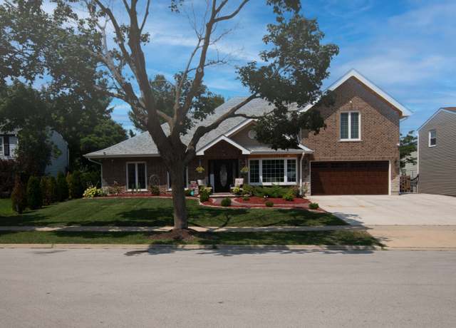 Property at 1024 Parker Dr, Schaumburg, IL 60194, 6 beds, 3 baths