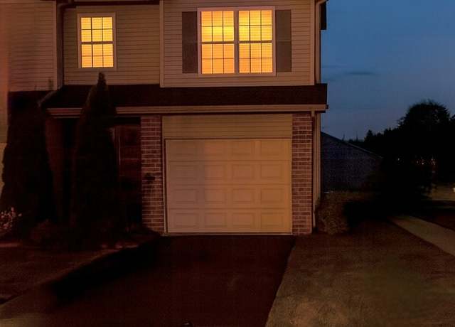 Property at 611 Southtowne Dr #14, Belvidere, IL 61008, 3 beds, 2.5 baths