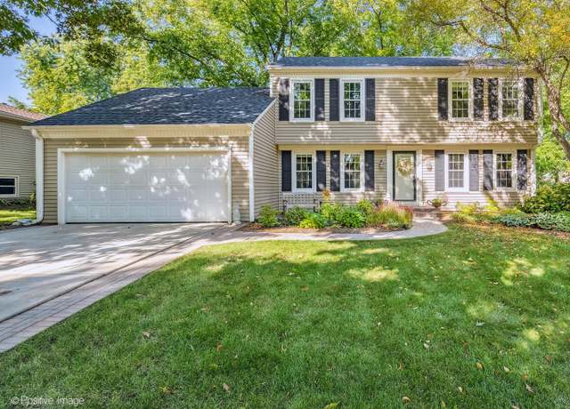 Property at 1407 S 12th St, St. Charles, IL 60174, 3 beds, 3 baths