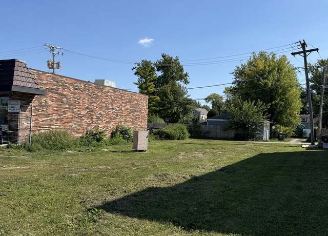 Property at 8911 Burlington Ave, Brookfield, IL 60513