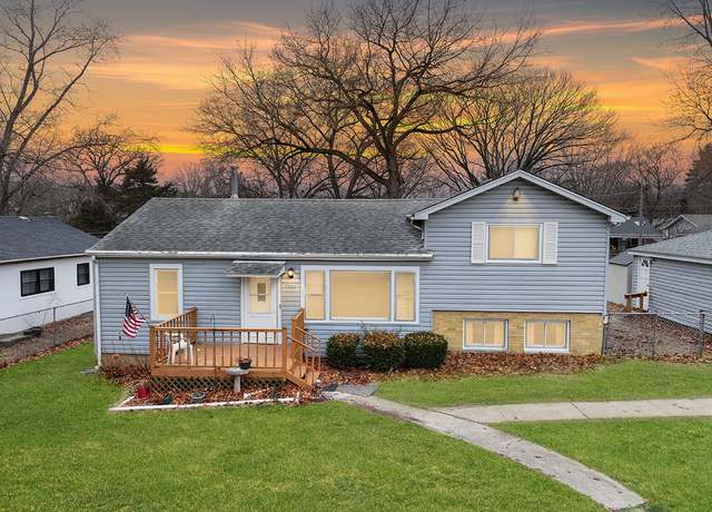 Property at 7N042 Smith St, South Elgin, IL 60177, 4 beds, 1.5 baths