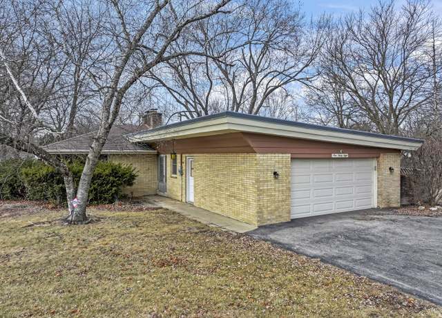 Property at 938 Hillcrest Rd, Elgin, IL 60123, 3 beds, 1.5 baths