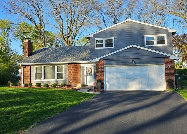 Property at 8 W Emerson St, Arlington Heights, IL 60005, 3 beds, 2.5 baths