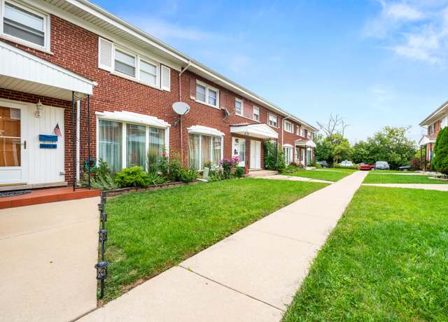 Property at 8929 Robin Dr Unit D, Des Plaines, IL 60016, 4 beds, 1.5 baths