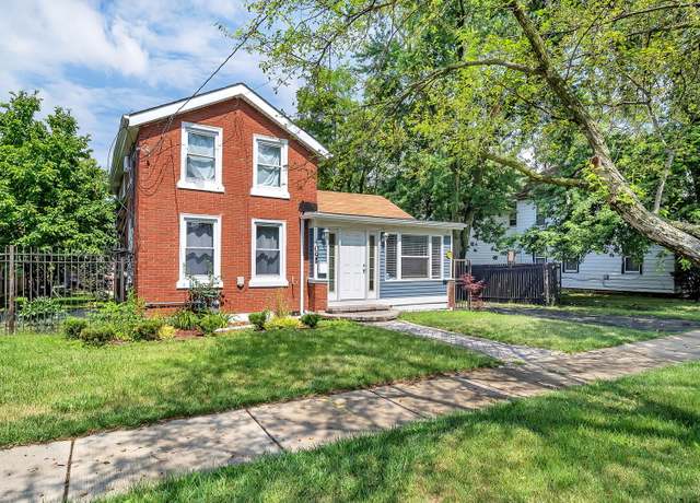 Property at 409 S State St, Lockport, IL 60441, 3 beds, 2 baths