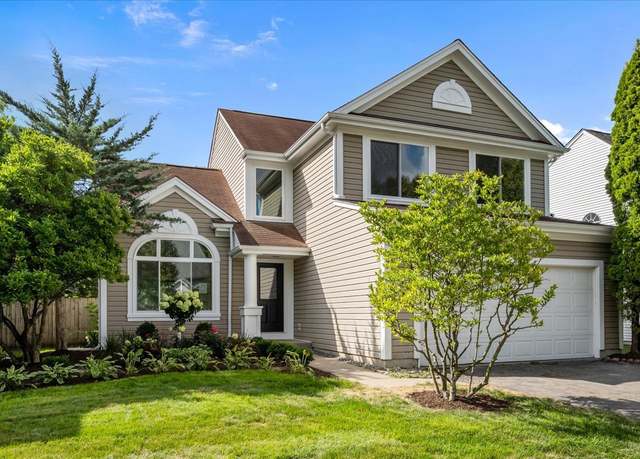 Property at 872 Tylerton Cir, Grayslake, IL 60030, 4 beds, 3.5 baths