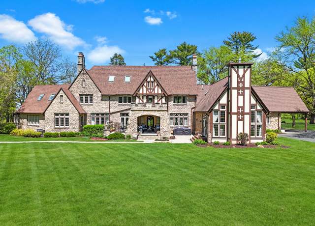 Property at 2407 W Galena Ave, Freeport, IL 61032, 6 beds, 5 baths