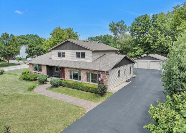 Property at 5701 Walnut Ave, Downers Grove, IL 60516, 4 beds, 3 baths