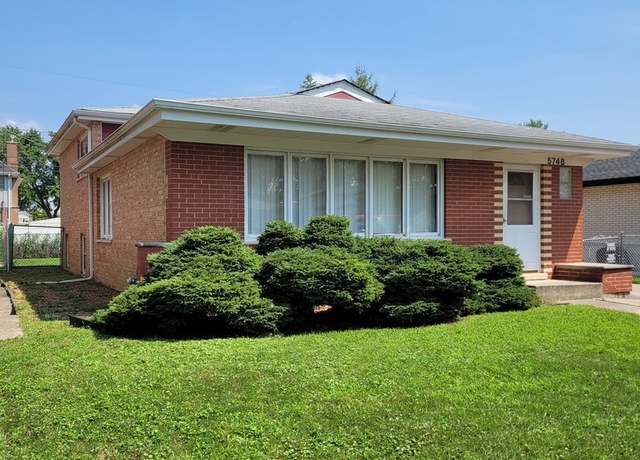 Property at 5748 W 89th Pl, Oak Lawn, IL 60453, 3 beds, 1.5 baths