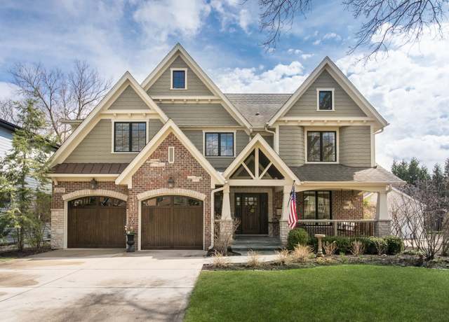 Property at 4529 Washington St, Downers Grove, IL 60515, 6 beds, 4.5 baths