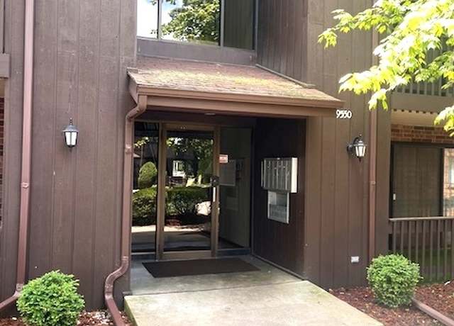 Property at 9550 Mason Ave #2, Oak Lawn, IL 60453, 2 beds, 1.5 baths