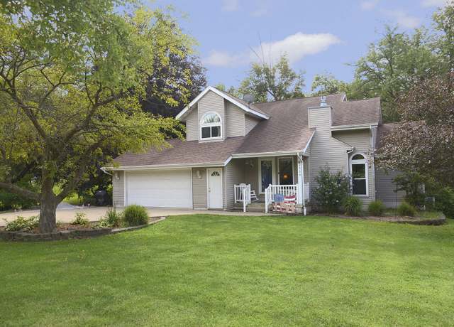Property at 2520 Champlain St, Ottawa, IL 61350, 4 beds, 3.5 baths