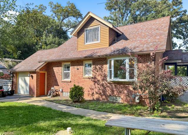 Property at 4097 Oaklane Rd, Rockford, IL 61109, 3 beds, 2.5 baths
