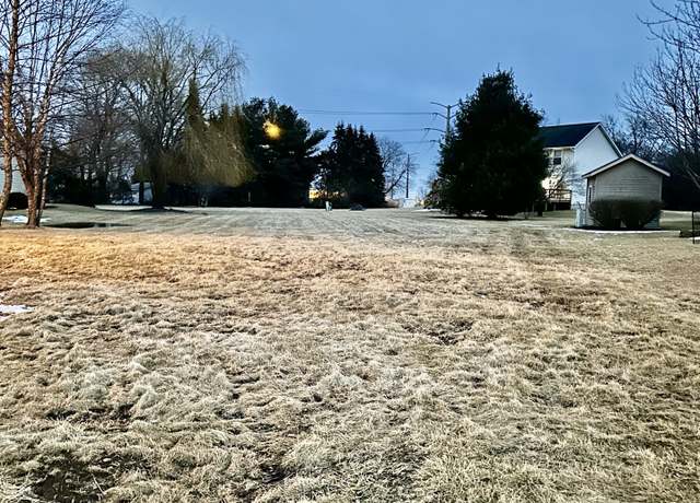 Property at 5422 Meadow View Close, Rockford, IL 61102